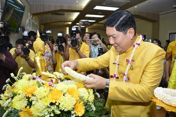 ภาพข่าว: ก.เกษตรฯ (พิธีรดน้ำขอพรสงกรานต์)