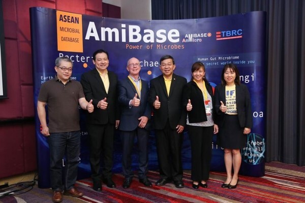 “สรนิต” ปลัดกระทรวง อว. ร่วมเปิดตัว AmiBase (ASEAN Microbial Database) ฐานข้อมูลจุลินทรีย์อาเซียน หวังสร้างนวัตกรรม เพื่อพัฒนาทางเทคโนโลยีชีวภาพในภูมิภาค ให้ก้าวไปสู่เศรษฐกิจฐานชีวภาพ