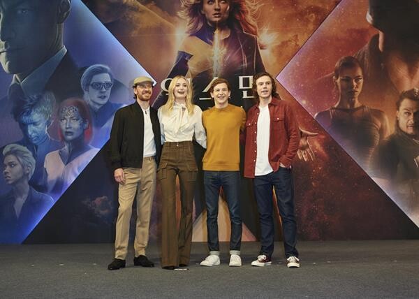 แฟน X-เม็น แห่ต้อนรับเหล่ามนุษย์กลายพันธุ์ ในงานเปิดตัว "X-Men: Dark Phoenix" ณ กรุงโซล ประเทศเกาหลีใต้