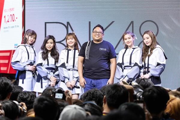 ไบเทคแตก!! BNK48 เยือนบูธโฟกัสในงานโมบายเอ็กซ์โปร 2019