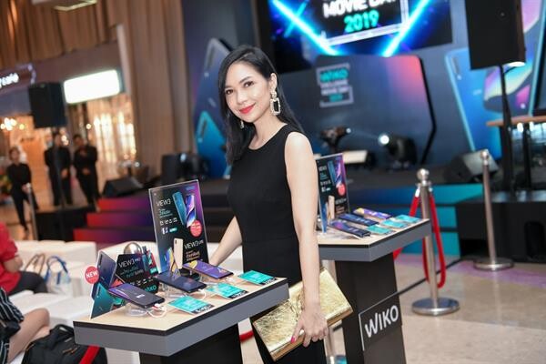 อัพเดทไลฟ์สไตล์คนดังในยุคดิจิทัลที่งานเปิดตัวแคมเปญ Wiko Exclusive Movie Day 2019 ที่เมเจอร์ ซีนีเพล็กซ์ กรุ้ป ร่วมกับ วีโก สมาร์ทโฟน จัดขึ้นเพื่อมอบประสบการณ์ที่ดีที่สุดให้กับลูกค้า