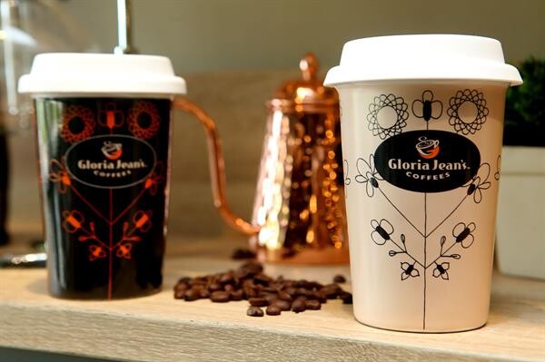 ”กลอเรีย จีนส์ คอฟฟี่” เปิดตัวแก้วคอลเลคชั่นใหม่ The limited Edition Gloria jean's Ceramic Mug ผลงานจาก ม.ล.จิราธร จิรประวัติ