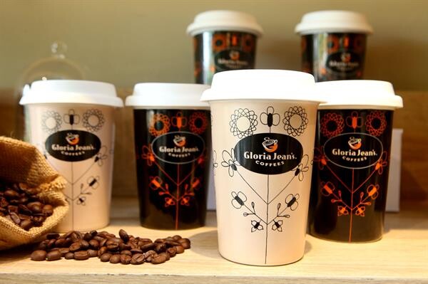 ”กลอเรีย จีนส์ คอฟฟี่” เปิดตัวแก้วคอลเลคชั่นใหม่ The limited Edition Gloria jean's Ceramic Mug ผลงานจาก ม.ล.จิราธร จิรประวัติ