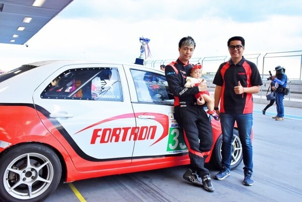 FORTRON (โฟรตรอน) นำทีมนักแข่งขึ้นโพลเดียม คว้าถ้วยรางวัล รายการ IDEMITSU SUPER TURBO THAILAND 2019 สนามสุดท้าย