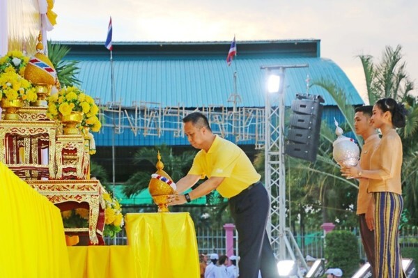 ดุสิตธานี พัทยา ร่วมพิธีจุดเทียนถวายพระพรชัยมงคลเนื่องในโอกาสวันเฉลิมพระชนมพรรษา พระบาทสมเด็จพระวชิรเกล้าเจ้าอยู่หัว