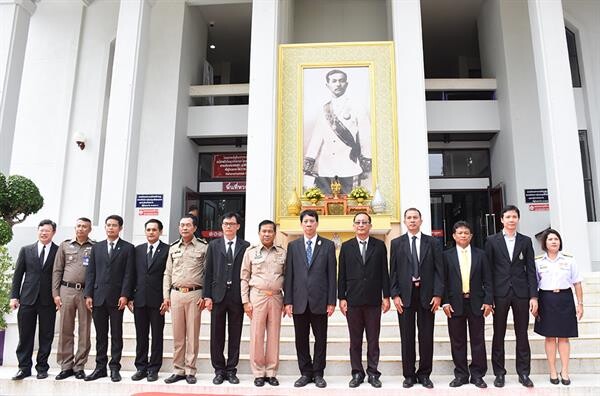 ม.อ.ตรัง ร่วมสักการะถวายพวงมาลา 'พระองค์เจ้ารพีพัฒนศักดิ์’ เนื่องในวันรพี ประจำปี 2562