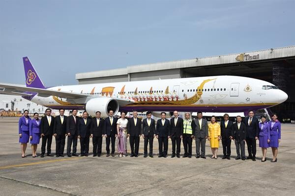 การบินไทยเปิดตัวภาพวาดแบบเรือพระที่นั่งสุพรรณหงส์บนเครื่องบิน