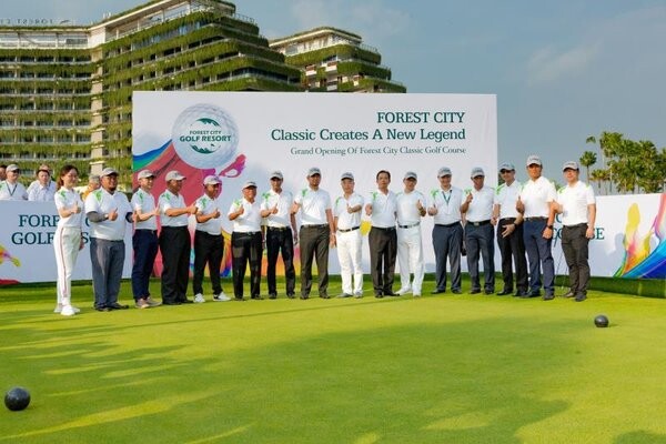 ทัพสื่อมวลชนร่วมงานเปิดสนามกอล์ฟ “Forest City Classic Golf Course”