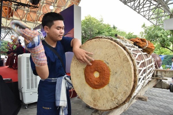 วธ.ประกาศขึ้นบัญชีมรดกภูมิปัญญาทางวัฒนธรรม พร้อมยกย่อง เชิดชูเกียรติภาคีเครือข่ายดีเด่นทางวัฒนธรรม ประจำปี ๒๕๖๒