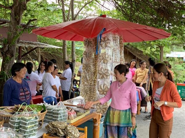 ทีวีไกด์: "น้ำหวาน" ควงคุณนาย ชมพระอาทิตย์ตกที่สวยที่สุด ใน จ. หนองบัวลำภู