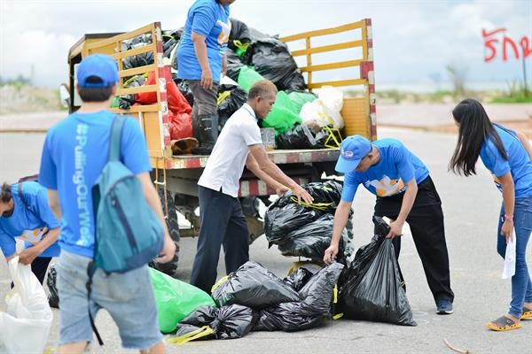 36 ผู้ประกอบการ ผนึกกำลังภาครัฐเก็บขยะชายหาดระยอง สร้างจิตสำนึกขยะคือทรัพยากร เนื่องในวันอนุรักษ์ชายฝั่งสากล ปีที่ 17