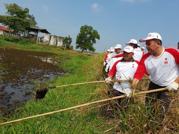 มูลนิธิ โคคา-โคลา ประเทศไทย และกลุ่มธุรกิจโคคา-โคลา ในประเทศไทย นำทัพอาสาสมัคร จัดกิจกรรมอาสาสมัครแก้ปัญหาน้ำแล้ง น้ำหลาก น้ำเสีย และเพิ่มประสิทธิภาพในการกักเก็บน้ำ เพื่อการเกษตร ต.ทะเลน้อย จ.พัทลุง