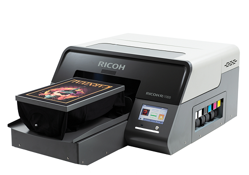 RICOH เปิดตัวเครื่องพิมพ์ Direct to Garment รุ่น Ri 1000 เพื่อรองรับงานผลิตที่รวดเร็วและคุณภาพสูง