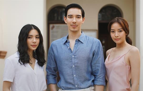 ดราม่าปมแอบรักของสองสาว 'ฟ้า-แพท’ ในเอ็มวีเพลงใหม่ 'อีทีซี’ เข้าข้างตัวเอง(อีกแล้ว)