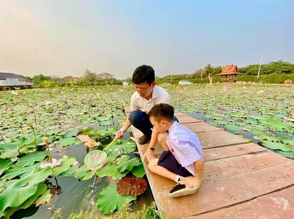 “สาธิตกรุงเทพธนบุรี” เปิดสระบัวขนาดยักษ์เป็น “ปอดแห่งใหม่ ของชาวฝั่งธนฯ”