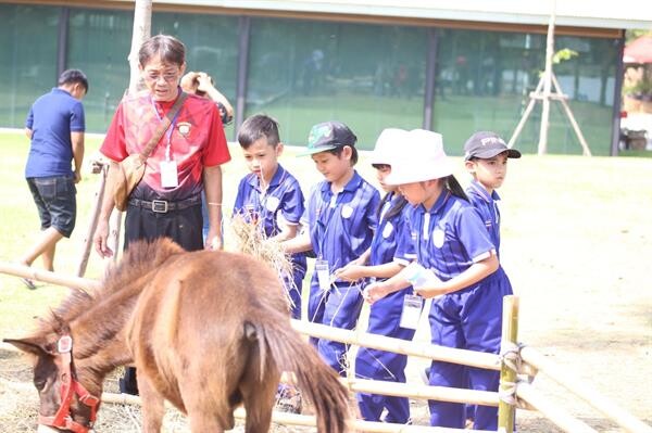 น้องๆ 'สาธิตกรุงเทพธนบุรี’ เปิดโลกการเรียนรู้ ร่วมทัศนศึกษา 'เมืองไม้แฟนตาซี-ดูบัว คาเฟ่’