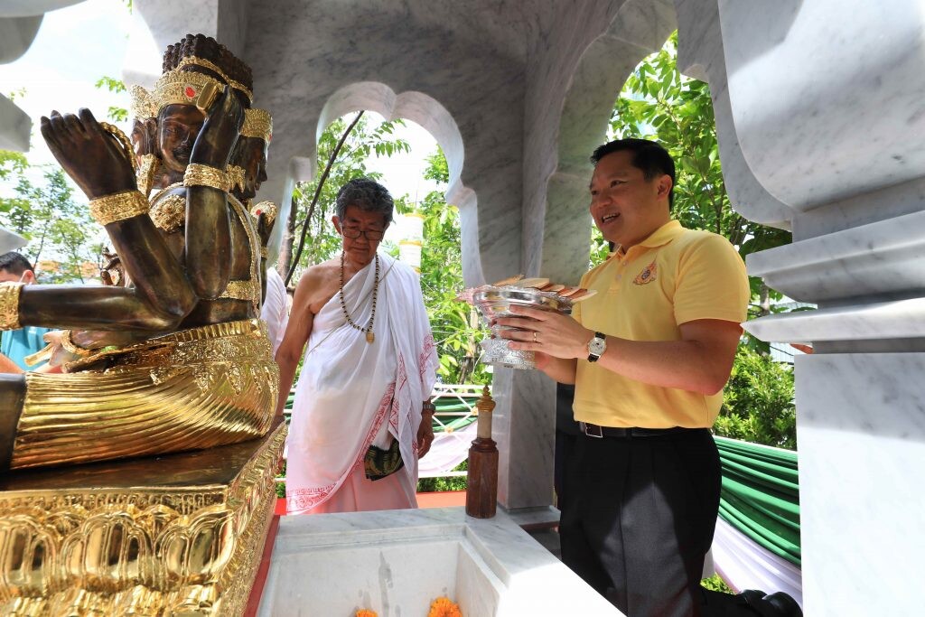 โครงการเดอะ ปาร์ค จัดพิธีทำบุญสถาปนาศาลพระสหัมบดีพรหม