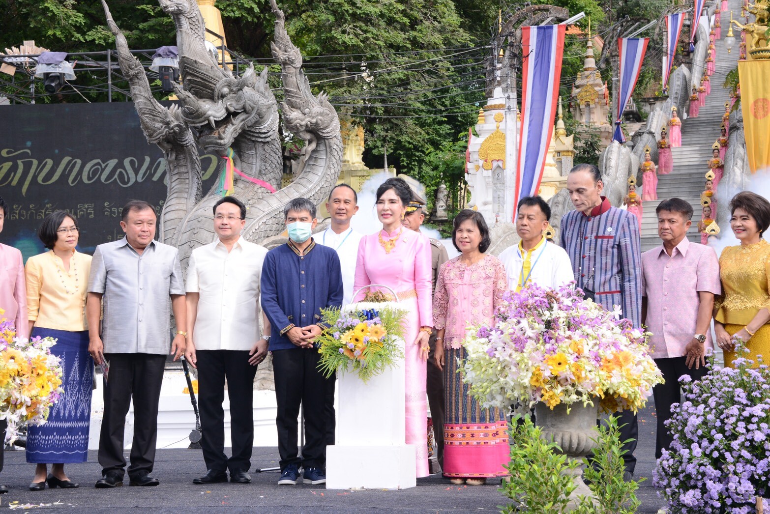 รมช.มนัญญา เป็นประธานเปิดงานประเพณีตักบาตรเทโว ประจำปี 2563