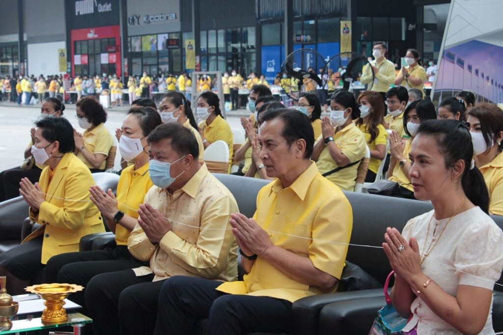 บีแลนด์ จัดพิธีทำบุญตักบาตรถวายพระราชกุศลเนื่องในวันคล้ายวันสวรรคตรัชกาลที่ 9