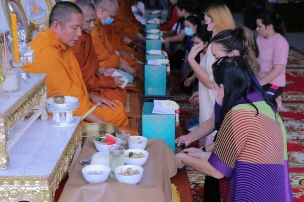 ม.ศรีปทุม จัดพิธีทำบุญ หอพัก "บ้านอยู่สบาย"