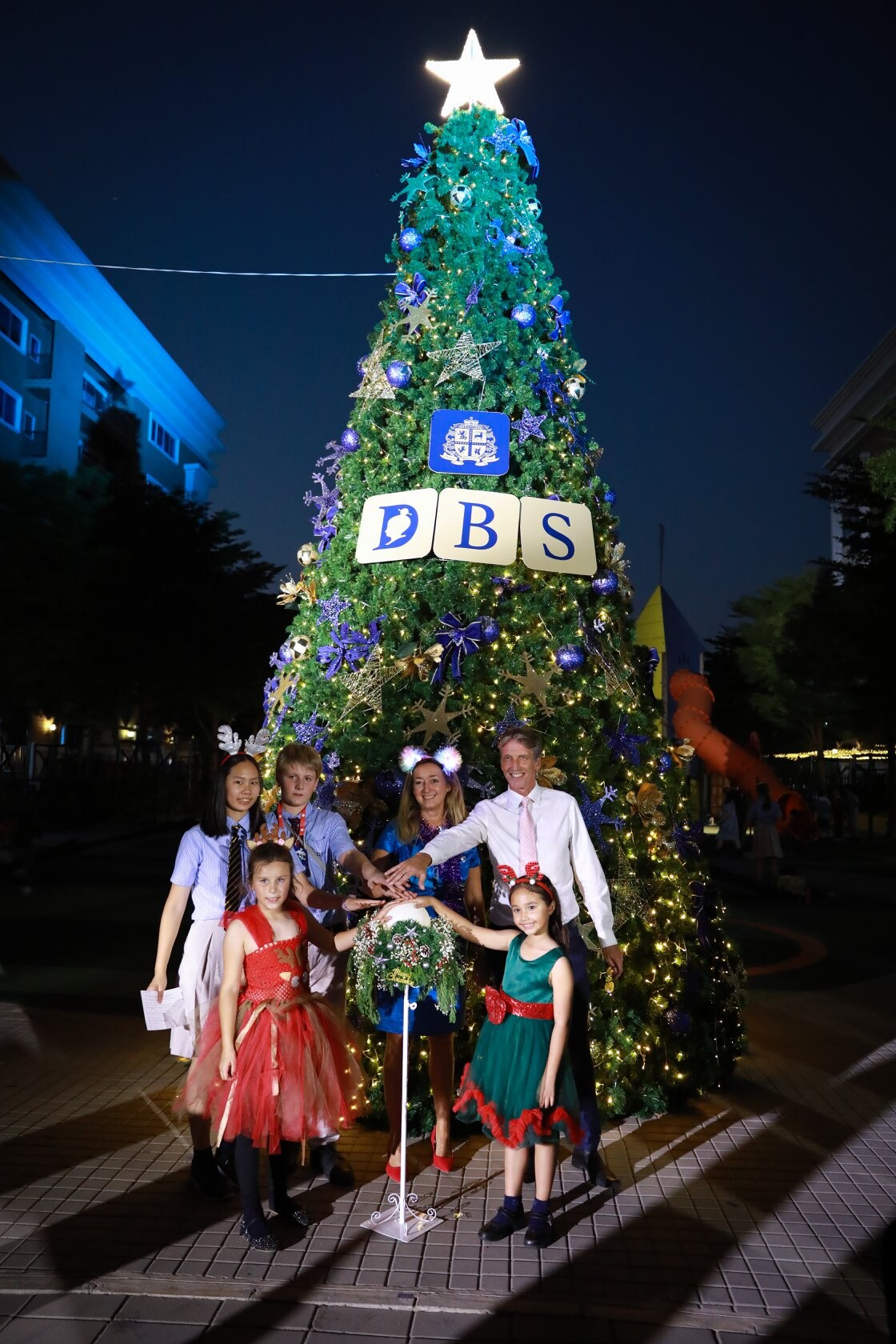 โรงเรียนนานาชาติ DBS จัดงานฉลองเทศกาลคริสต์มาสสุดยิ่งใหญ่ตามธรรมเนียมอังกฤษ นำเงินรายได้จากการจัดงานบริจาคมูลนิธิการกุศล