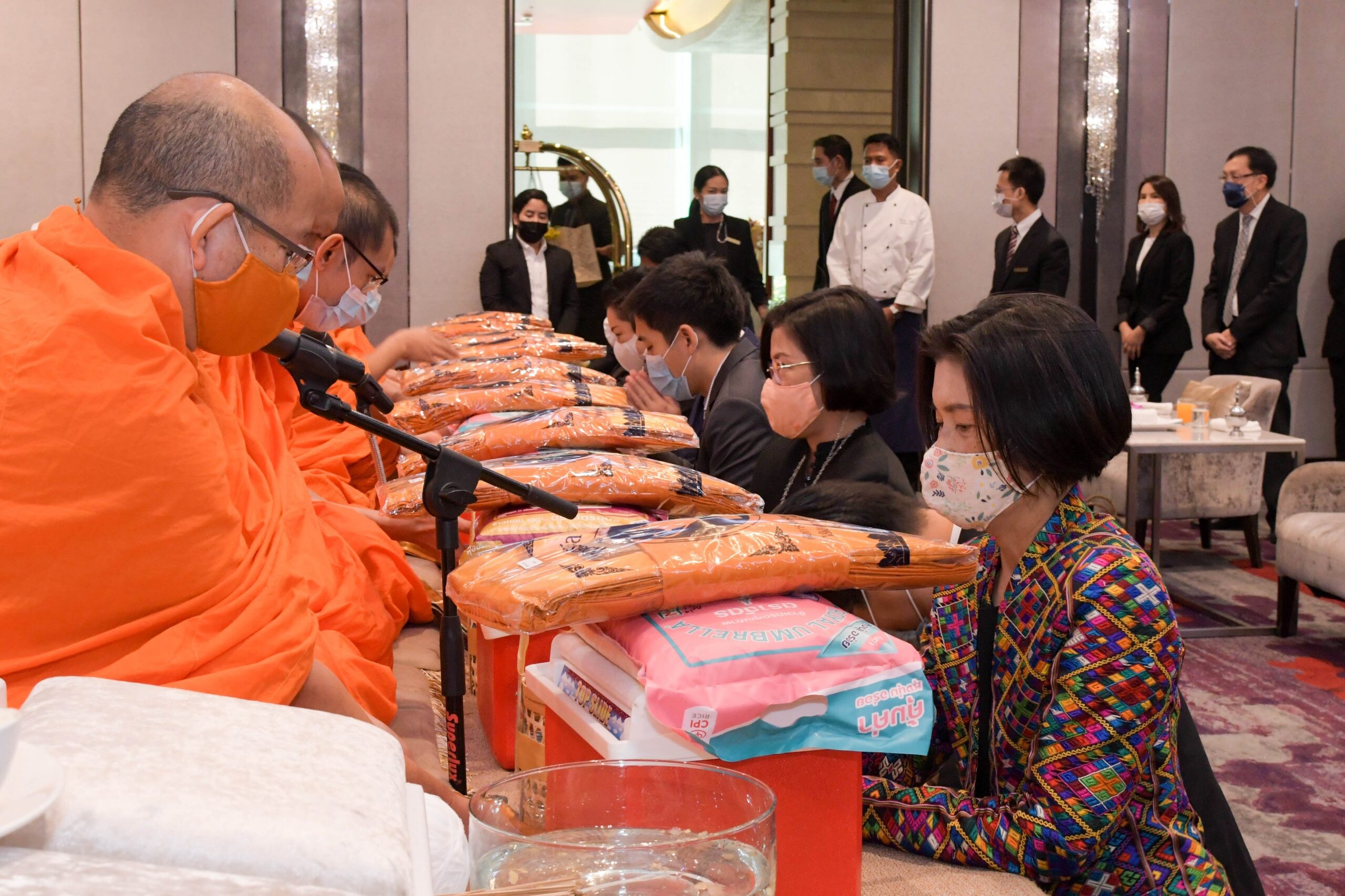 โรงแรมชาเทรียม ริเวอร์ไซด์ กรุงเทพฯ จัดงานทำบุญครบรอบ 12 ปี