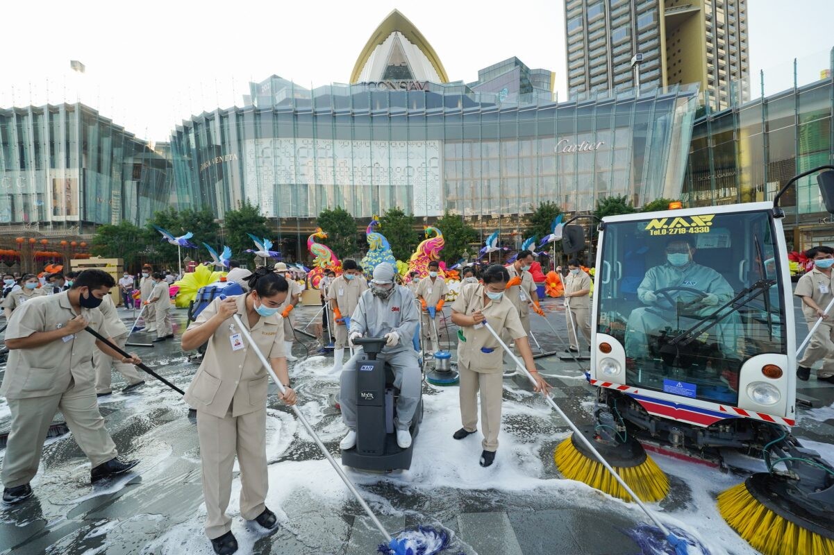 ไอคอนสยาม  ยกระดับมาตรการป้องกันโควิด-19 ขีดสุด จัด "MEGA BIG CLEANING DAY" ระดมพลังนับพันชีวิตทำความสะอาดตลอด 24 ชม. ย้ำความมั่นใจสูงสุดแก่ลูกค้า