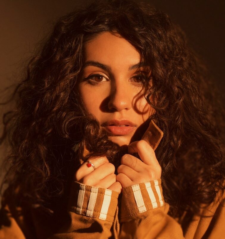 "Alessia Cara" นักร้องสาวเสียงคุณภาพ นัยน์ตาสวย เจ้าของรางวัลแกรมมี่ กลับมาพร้อม 2 เพลงน่าฟัง "Sweet Dream" และ "Shapeshifter" จากอัลบั้มชุดที่ 3