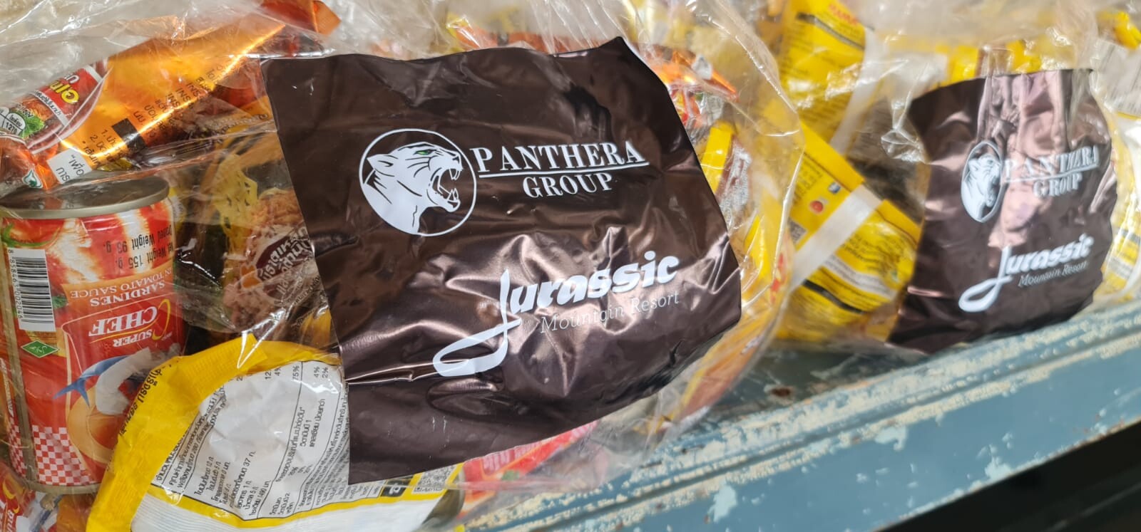 Panthera Group delivers 1,000 survival bags 29 Bangkok slums hit by Covid-19 crisis