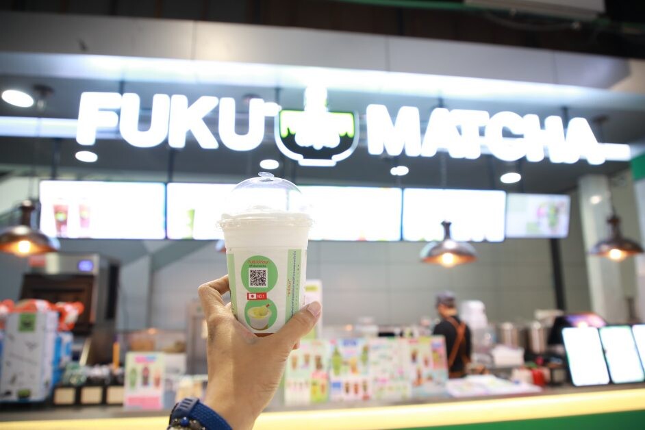 เช็คอินร้านขนมหวานสายชาเขียว FUKU MATCHA สาขาใหม่ที่เอ็ม บี เค เซ็นเตอร์ จัดเต็มโปร 1 แถม 1