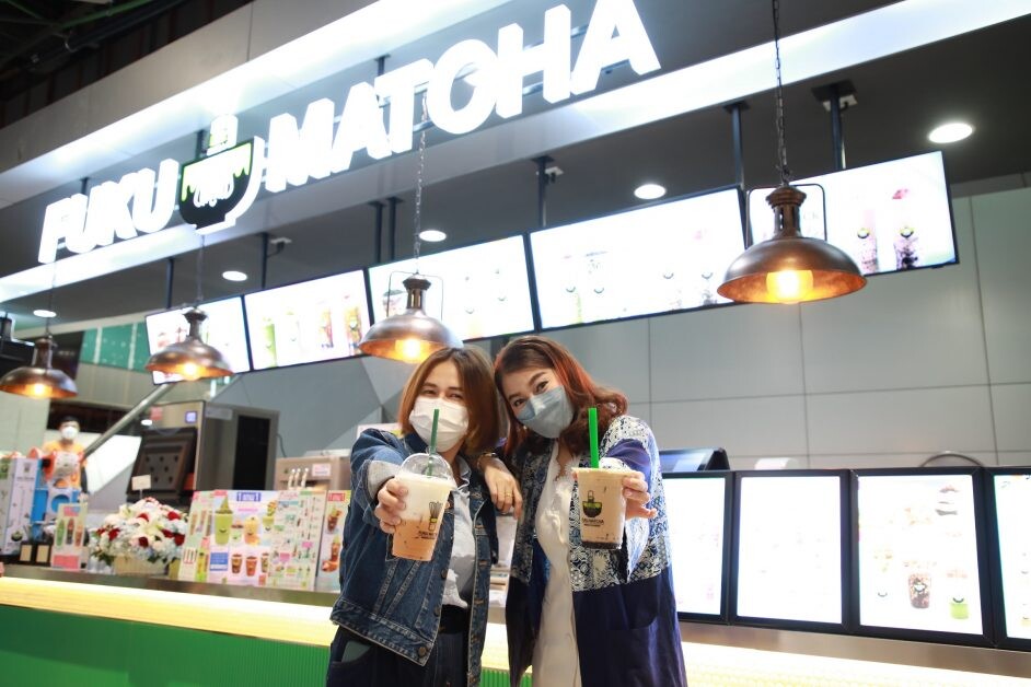 เช็คอินร้านขนมหวานสายชาเขียว FUKU MATCHA สาขาใหม่ที่เอ็ม บี เค เซ็นเตอร์ จัดเต็มโปร 1 แถม 1