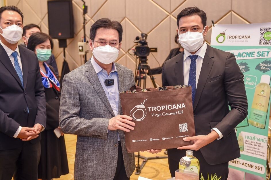 เจาะลึกแบรนด์ TROPICANA น้ำมันมะพร้าวขายดี ชูจุดเด่นด้วยประโยชน์และรสชาติ ที่ได้รับการันตีด้วยรางวัลระดับโลก Superior Taste Award