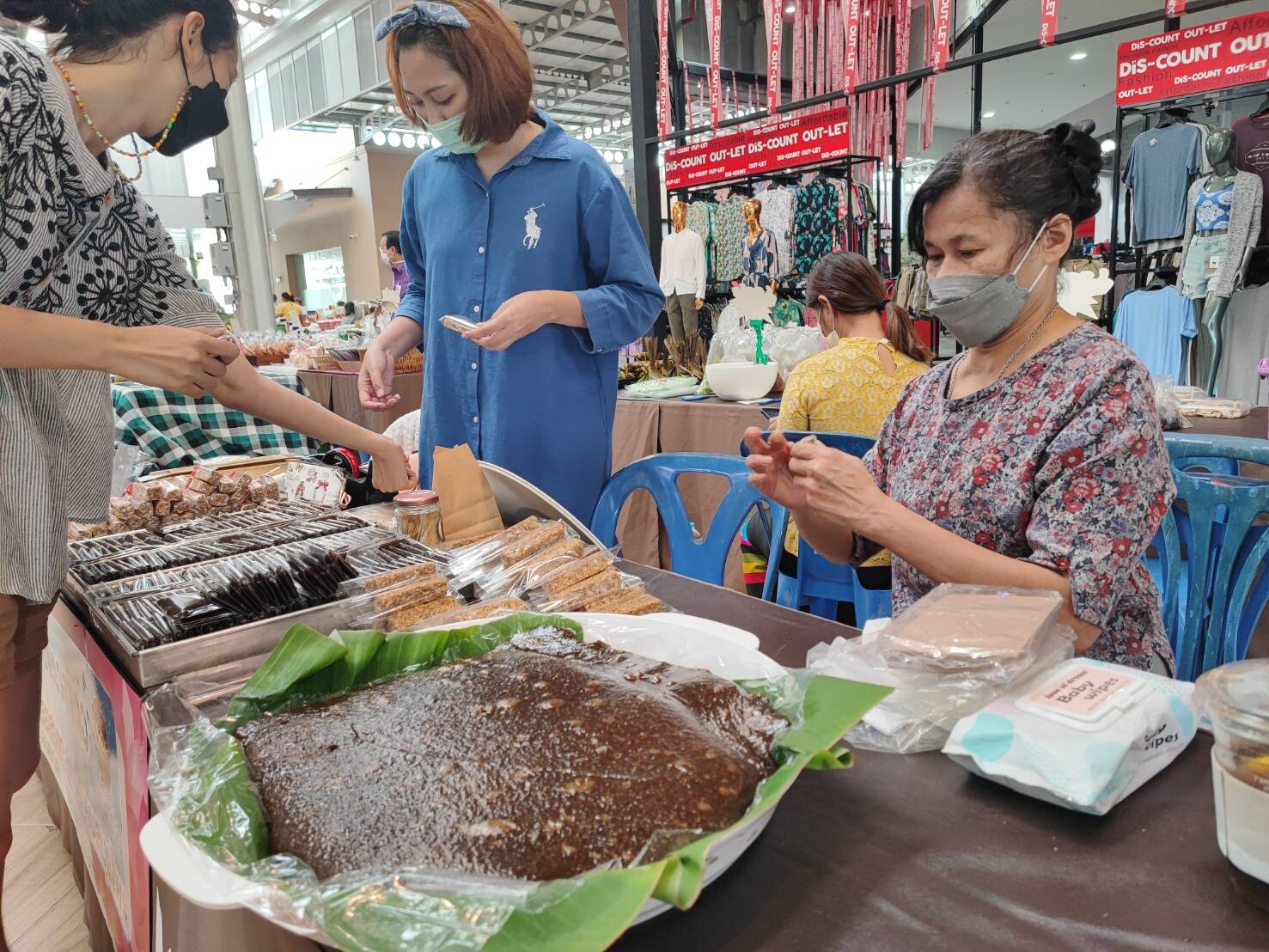 เดอะไนน์ เซ็นเตอร์ ติวานนท์ เปิดพื้นที่ "ช้อปอย่างมีสไตล์ รายได้เพื่อชุมชน" ครั้งที่ 5 เต็มอิ่มกับสินค้าคุณภาพ - ของกินจากวิสาหกิจชุมชน