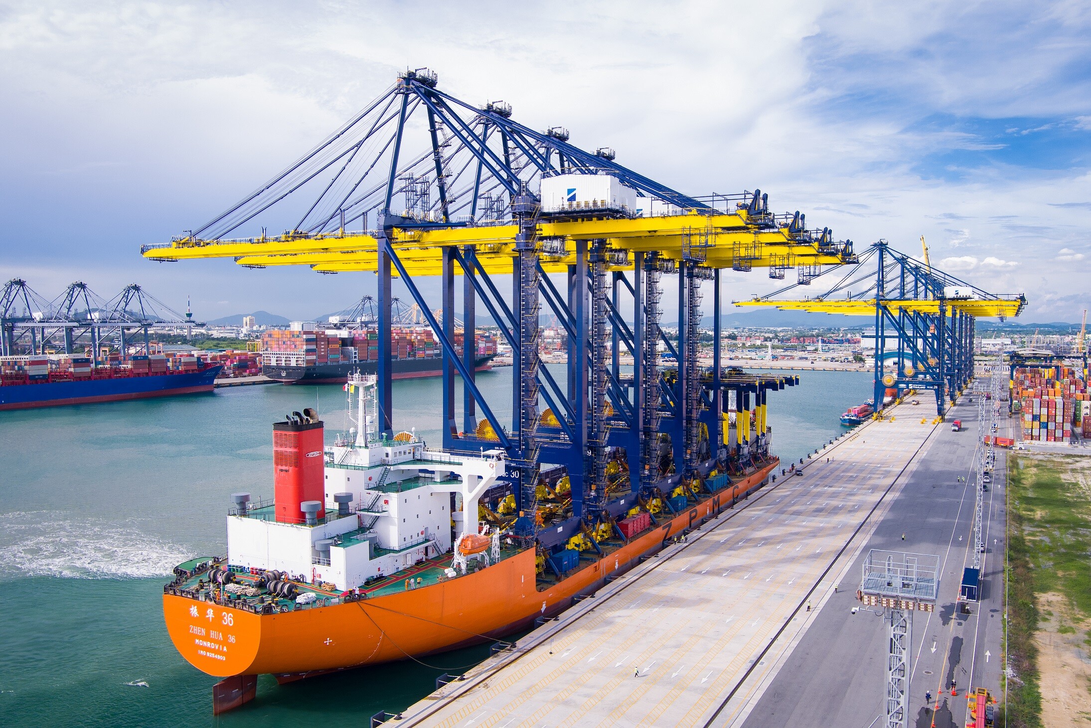 Hutchison Ports Thailand  receives delivery of additional remote control cranes to increase productivity and further reduce its carbon footprint