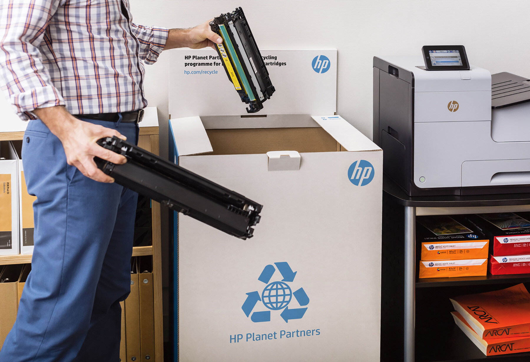 HP Supplies Impact ผนึกกำลังลูกค้าและพันธมิตร ร่วมรีไซเคิลฮาร์ดแวร์และวัสดุสิ้นเปลือง 1.2 ล้านตัน ภายในปี 2568