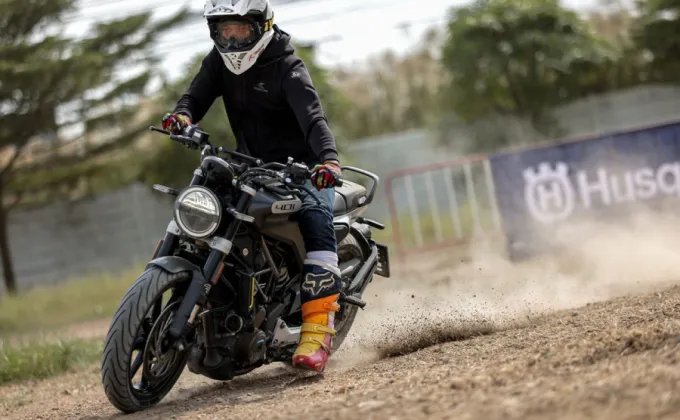 Husqvarna มอบสุดยอดประสบการณ์การขับขี่ทางฝุ่น