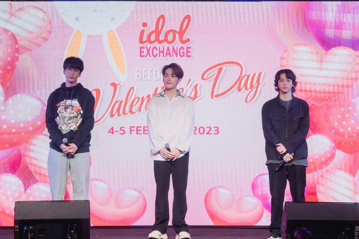 สุดปัง ! บอยกรุ๊ปมาแรง THE7 บุกเวที Idol Exchange@เอ็ม บี เค เซ็นเตอร์ จัดเต็มการแสดงเรียกเสียงกรี๊ดสนั่น