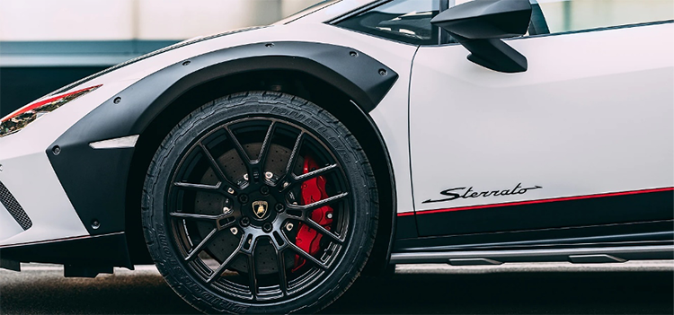 Bridgestone Partners with Lamborghini to Develop Supercar Run-Flat All-Terrain Tyre for the Hurac?n Sterrato