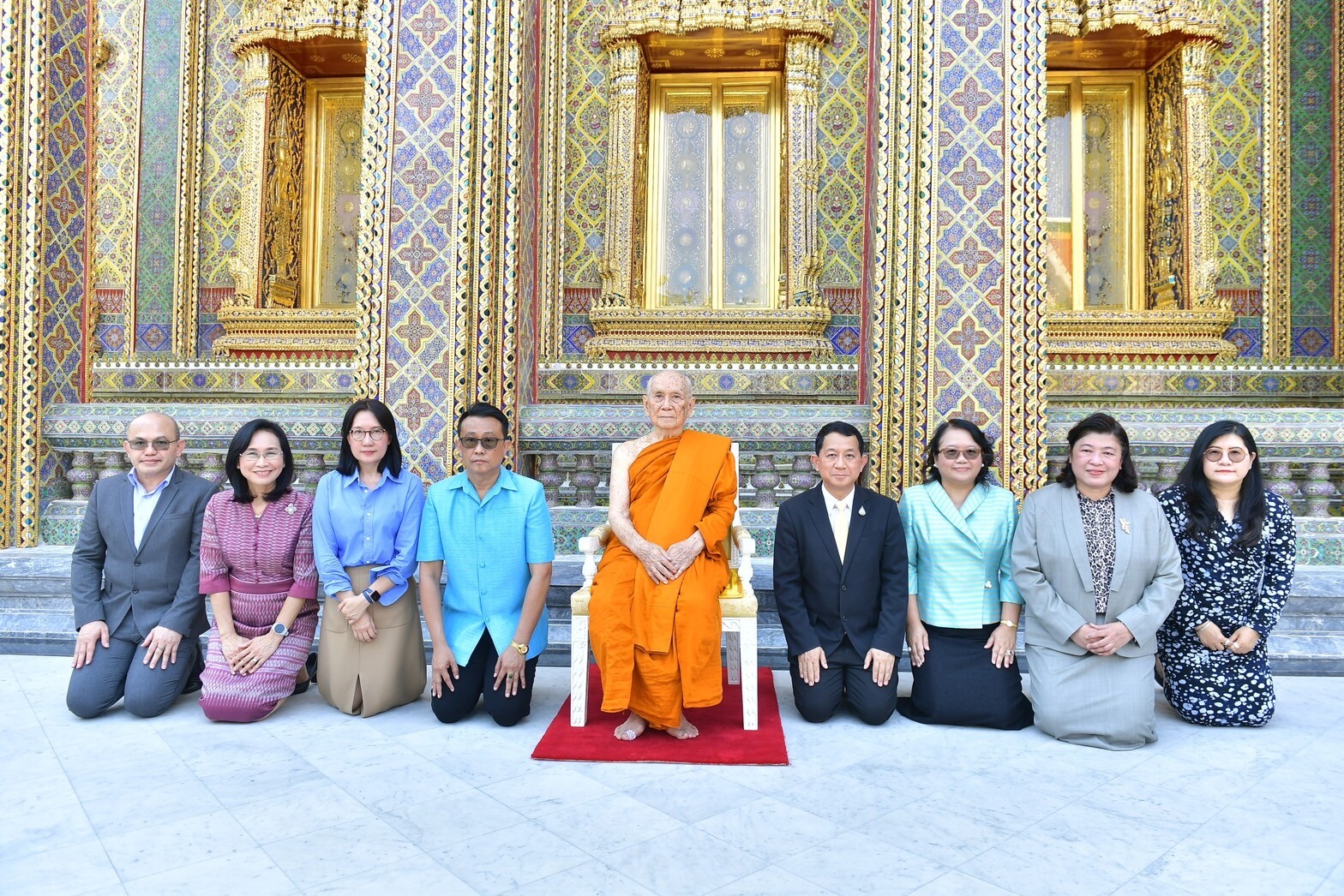 จากกระเบื้องวัดราชบพิธสถิตมหาสีมารามราชวรวิหาร สู่การสร้างสรรค์ผลงานศิลปะประยุกต์และต้นแบบแพนโทนของชุดสีผลิตภัณฑ์