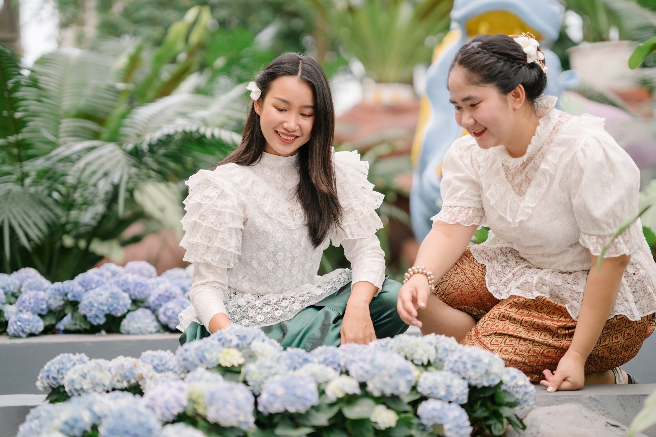 สงกรานต์ชื่นบาน..สุขสำราญชื่นใจ แต่งชุดไทย เช็คอินชมดอกไฮเดรนเยีย ที่ เพ ลา เพลิน จ.บุรีรัมย์