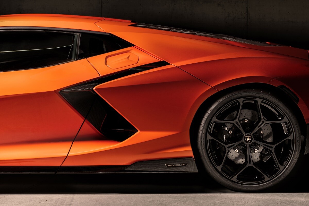 Bespoke High-Performance Bridgestone Tyres Unleash the New Lamborghini Revuelto's Potential