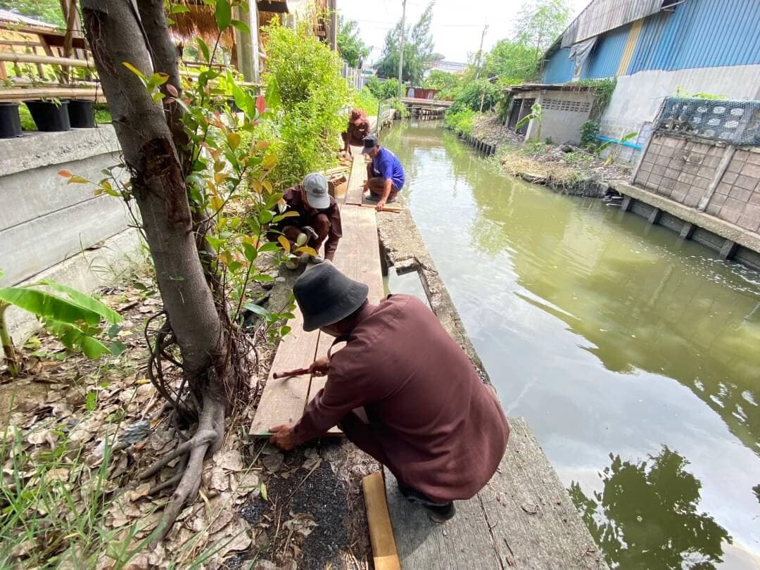 เขตทุ่งครุซ่อมสะพานทางเดิน ค.ส.ล.บริเวณคลองรางใหญ่