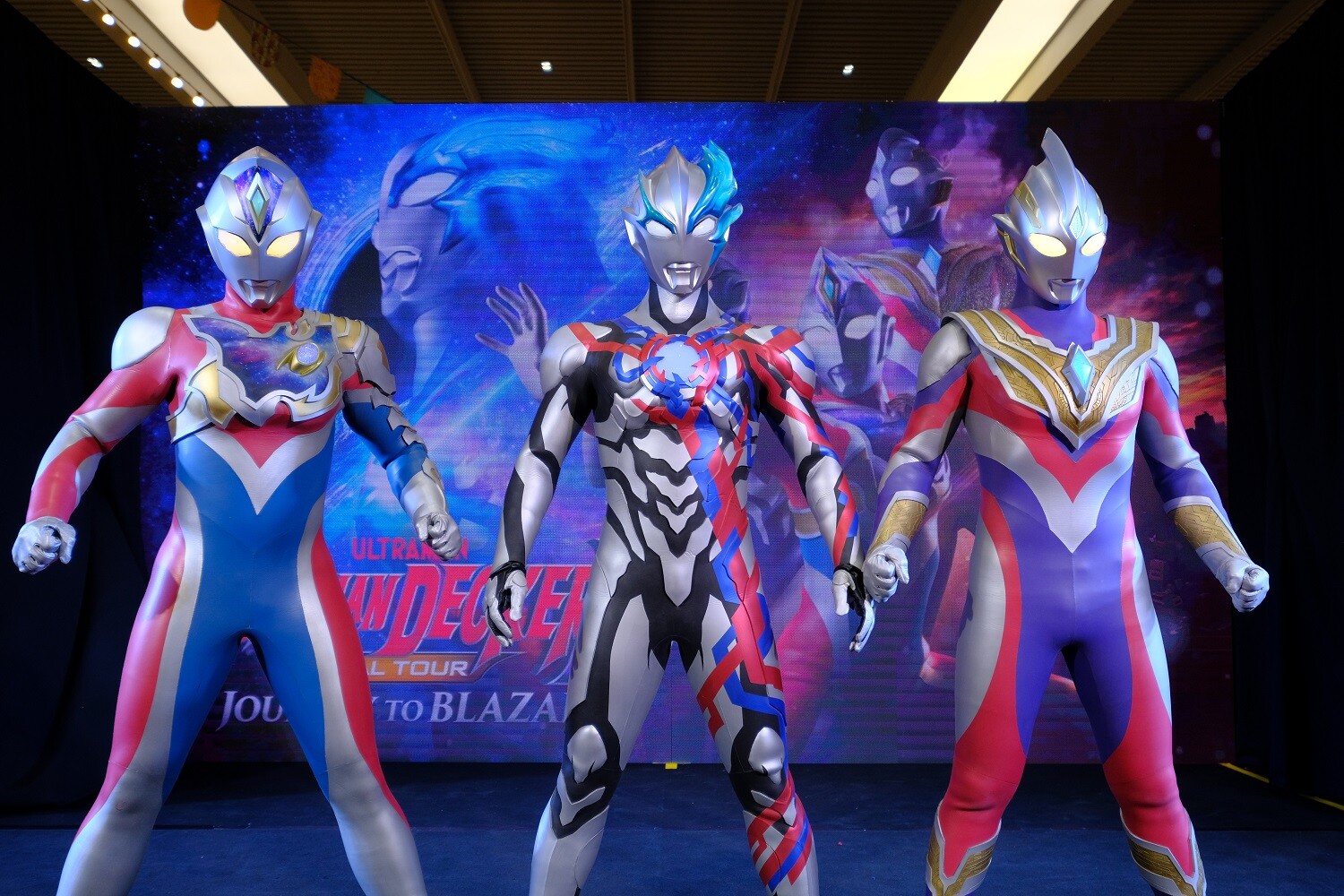 เดกซ์ ปลื้ม แฟนๆ แห่ชมงานเปิดตัว Ultraman Blazar ล้นหลาม