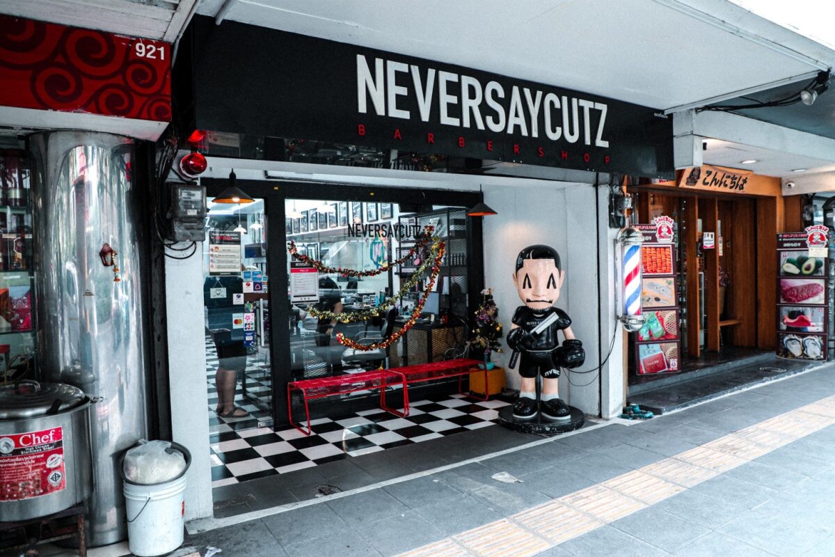 NEVERSAYCUTZ ร้านตัดผมชาย โดย "เวย์ ไทเทเนี่ยม และ นานา ไรบีนา" เริ่มต้นขึ้นจากความไม่เข้าใจ สู่ความสำเร็จถึง 29 สาขา