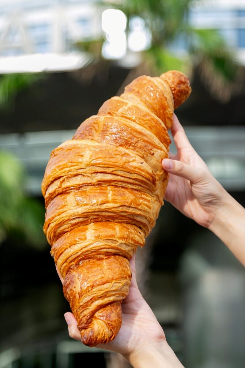 Ultimate Pastry Delight: Discover the Grand Butter Croissant at Ventisi Pasticceria &amp; Zing in Centara Grand at CentralWorld