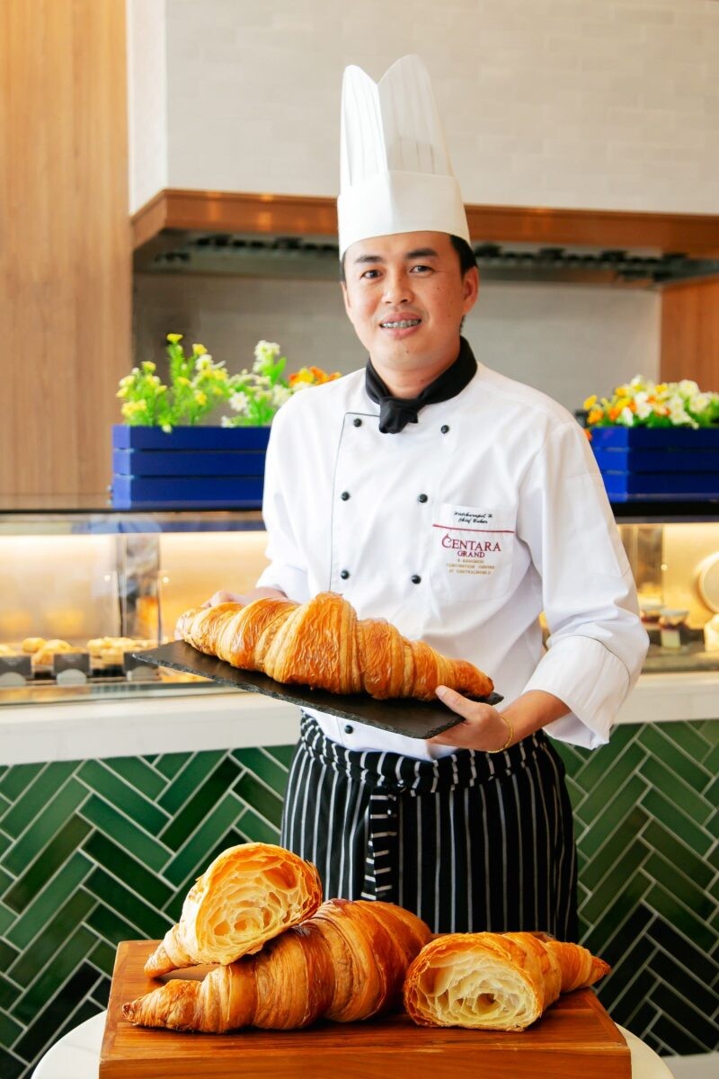 Ultimate Pastry Delight: Discover the Grand Butter Croissant at Ventisi Pasticceria &amp; Zing in Centara Grand at CentralWorld