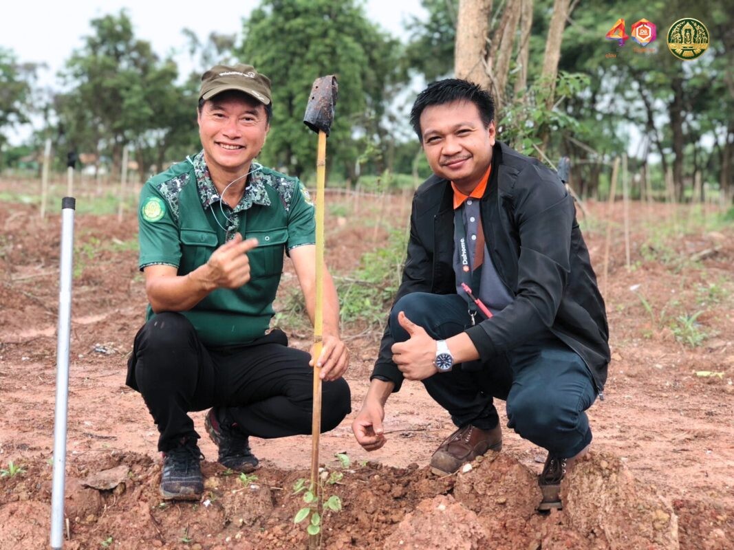 ดูโฮม ร่วมกับ สำนักจัดการทรัพยากรป่าไม้ที่ 6 (อุดรธานี) กรมป่าไม้ จัดโครงการ"ชาวดูโฮม ร่วมสามัคคี ปลูกต้นไม้ลดร้อน"