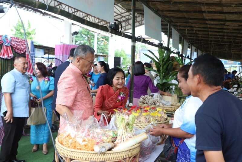 พช.ยโสธร เสริมช่องทางการตลาดเครือข่ายเกษตรปลอดภัย