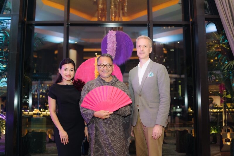 A BLOOMING NEW ART INSTALLATION AT THE PENINSULA BANGKOK CELEBRATES FLOWERS, AND BANGKOK'S VIBRANT COMMUNITIES