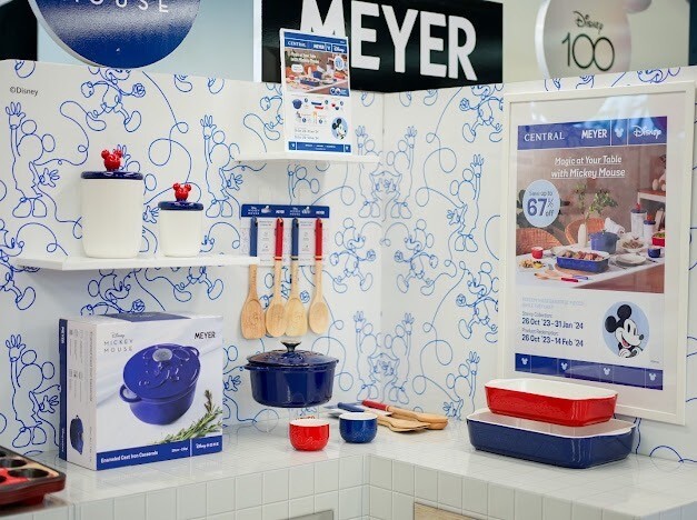 อาเล็ก-ธีรเดชร่วมงาน "Meyer" จับ "Mickey Mouse" ลงครัว เปิดตัว 4 คอลเลคชั่นพิเศษ ฉลอง 100 ปี Disney